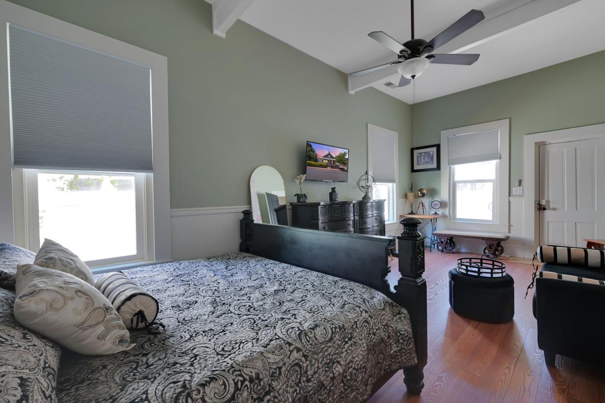 Spacious Downtown Jackson Retreat- Historic Hangout Extérieur photo