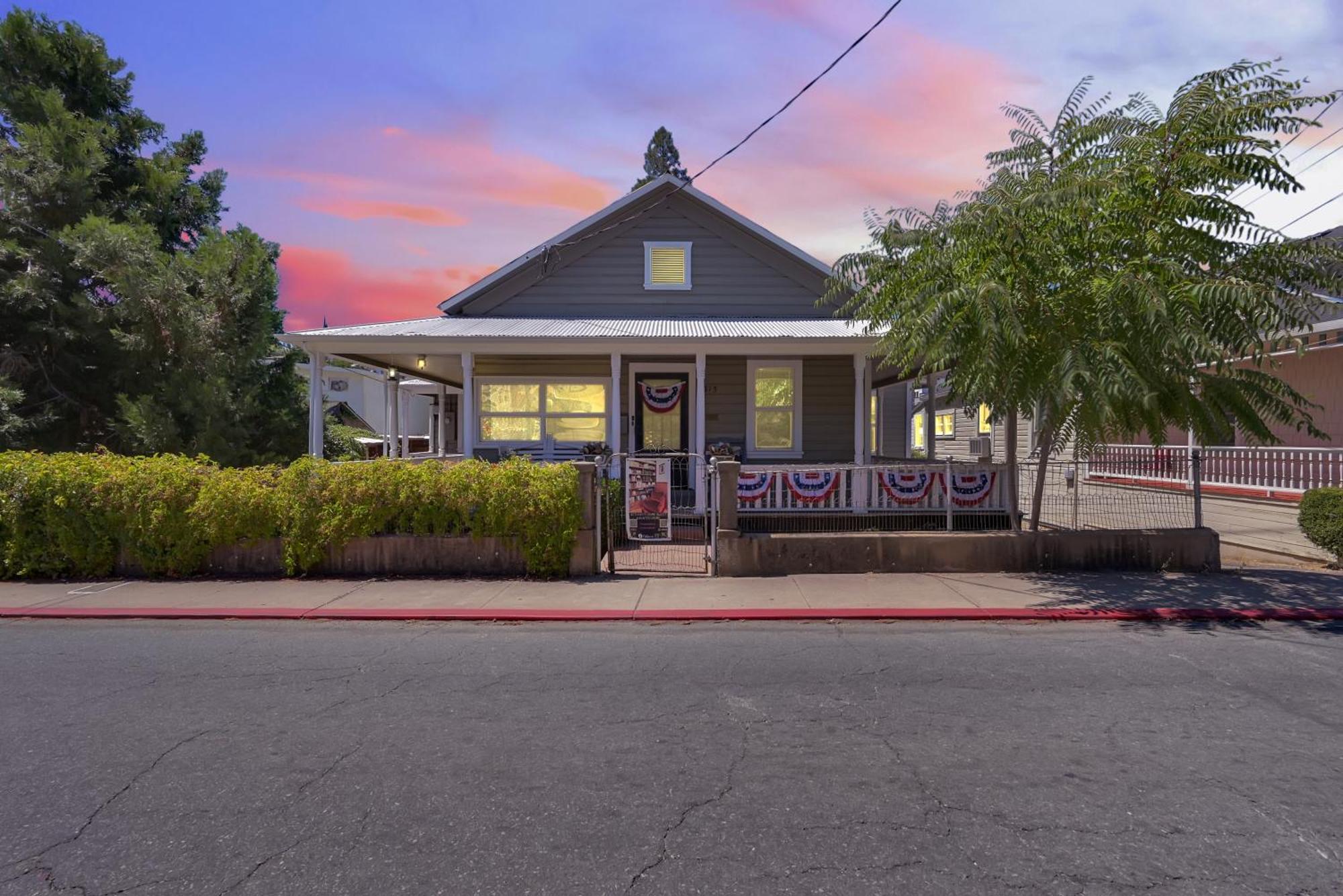 Spacious Downtown Jackson Retreat- Historic Hangout Extérieur photo